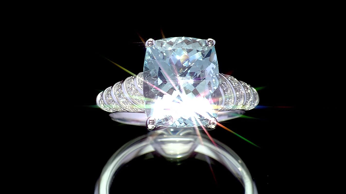 Luxoro 10K White Gold Premium Mangoro Aquamarine, Diamond (I2) (0.15 cts) The Blue Crest Ring (Size 6.0) (4.28 g) 5.35 ctw