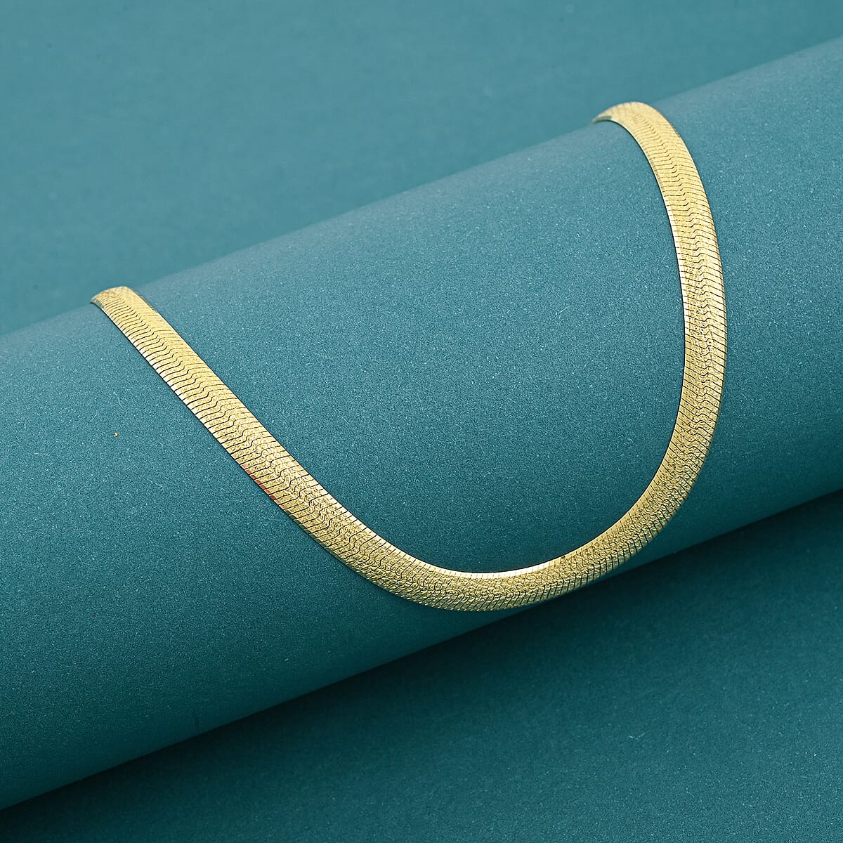 Herringbone Chain Necklace in 18K Yellow Gold 3.6 Grams (16 Inches) image number 1