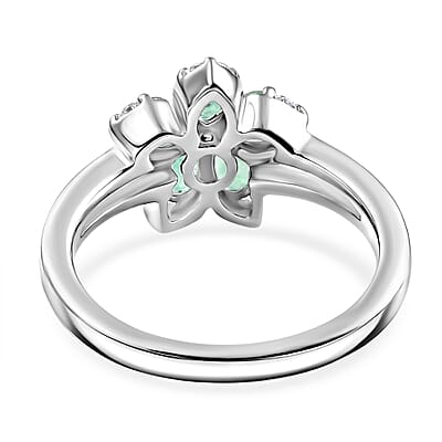 Premium Kagem Zambian Emerald and Luxuriant Lab Grown Diamond G-H SI 1.00 ctw Floral Sparkle Ring in Rhodium Over Sterling Silver (Size 5.0)