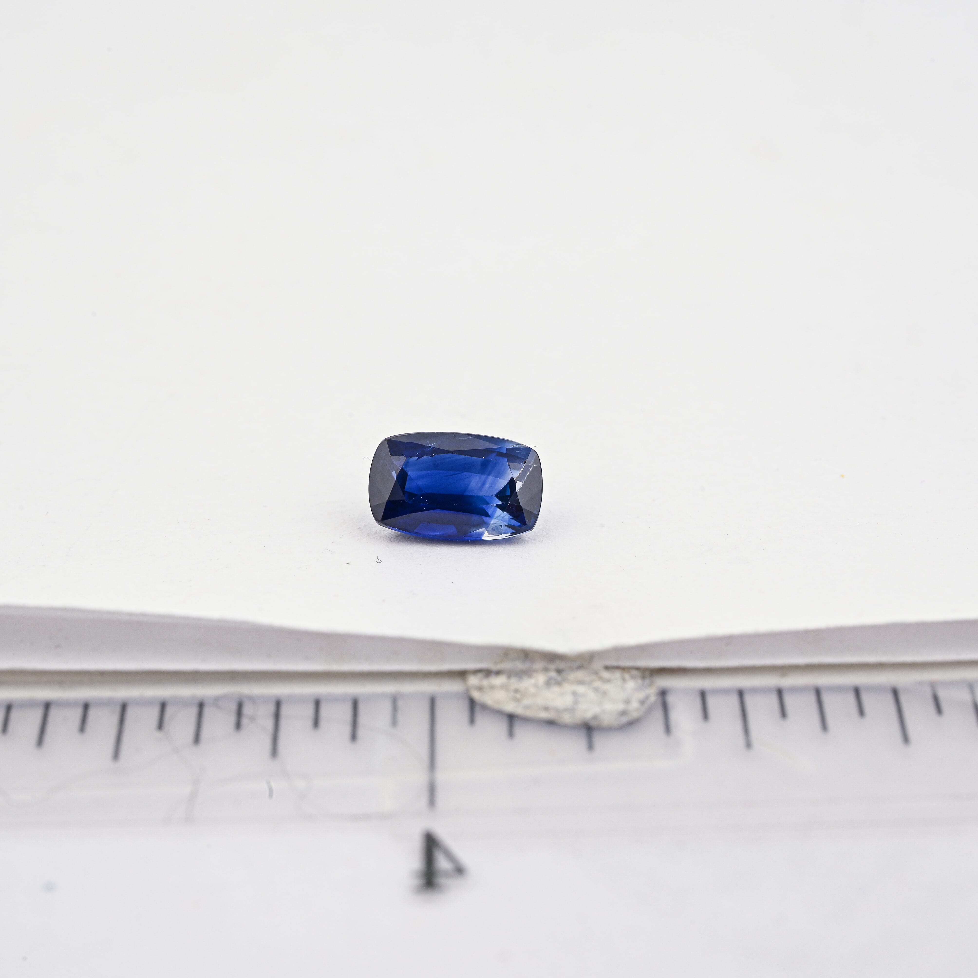 Certified and Appraised AAAA Royal Ceylon Blue Sapphire (Cush Free mm) 1.40 ctw