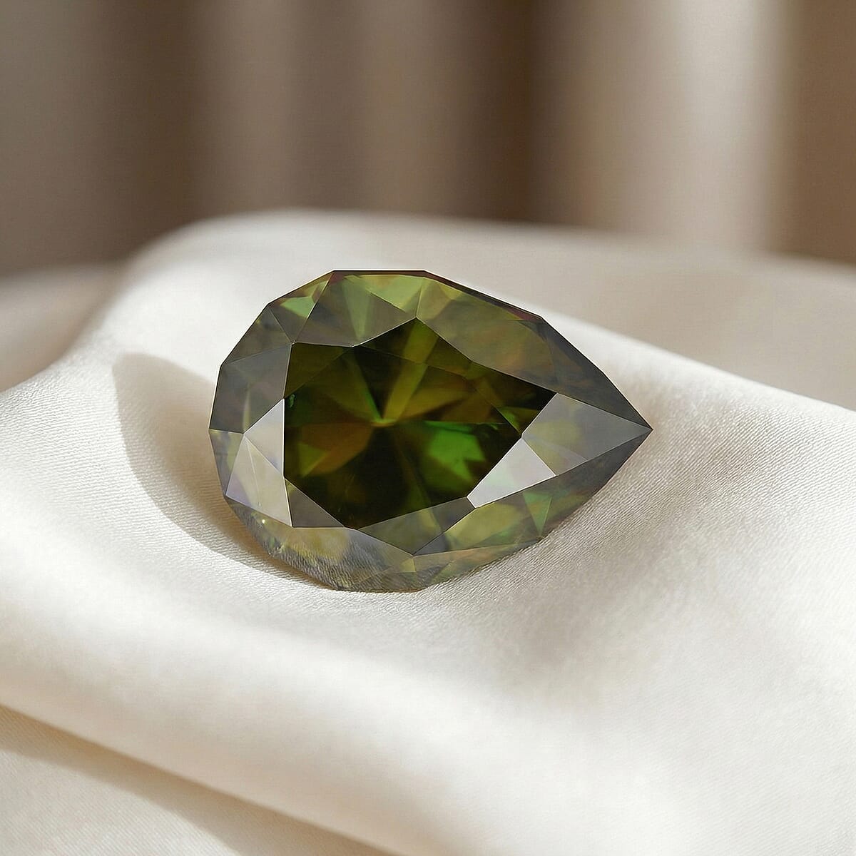 Certified & Appraised AAAA Natural Chrome Sphene (Pear Free Size) 2.00 ctw image number 1