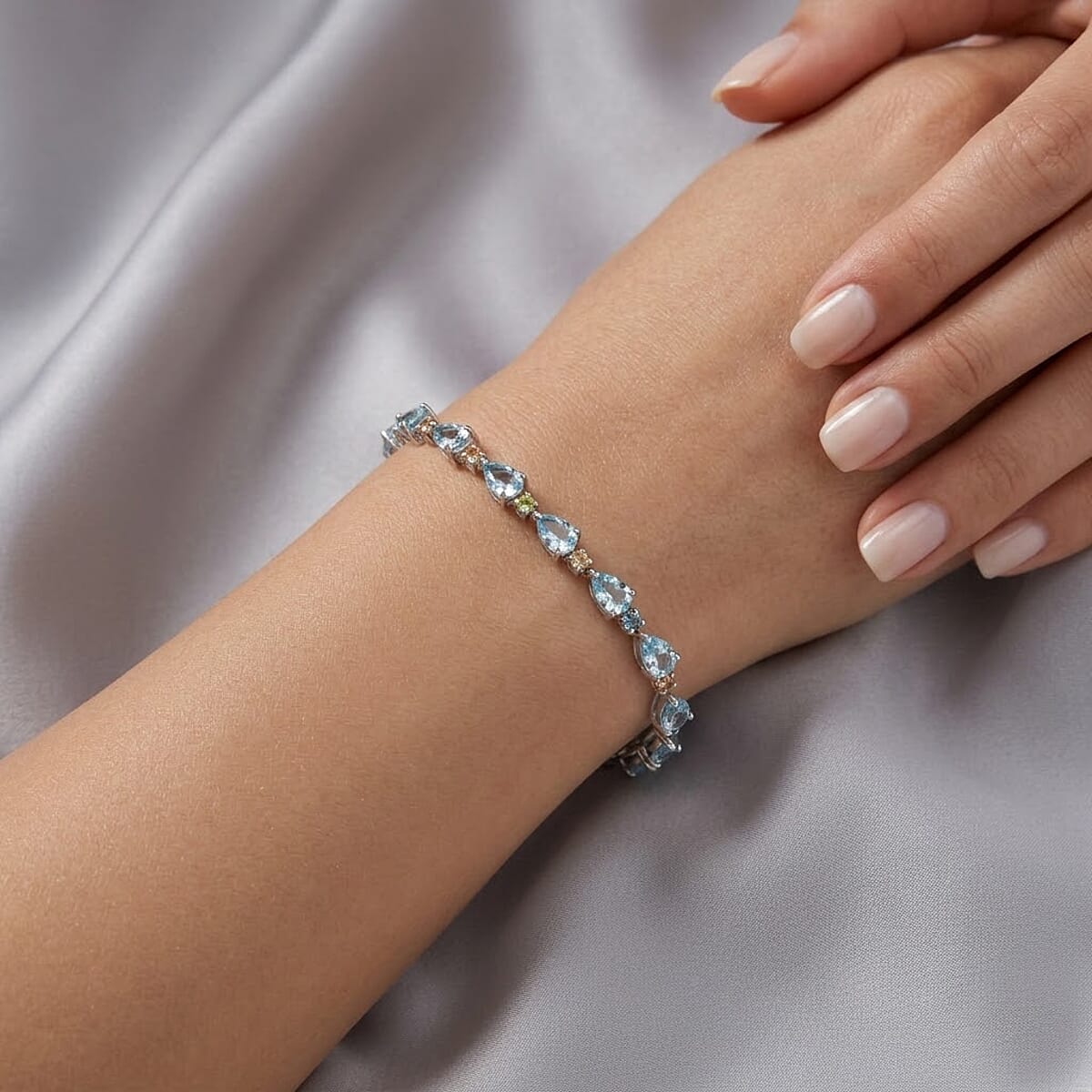 AAA Mangoro Aquamarine and Luxuriant Lab Grown Multi Diamond IR SI 6.70 ctw Bracelet in Rhodium Over Sterling Silver (7.25 In) image number 2