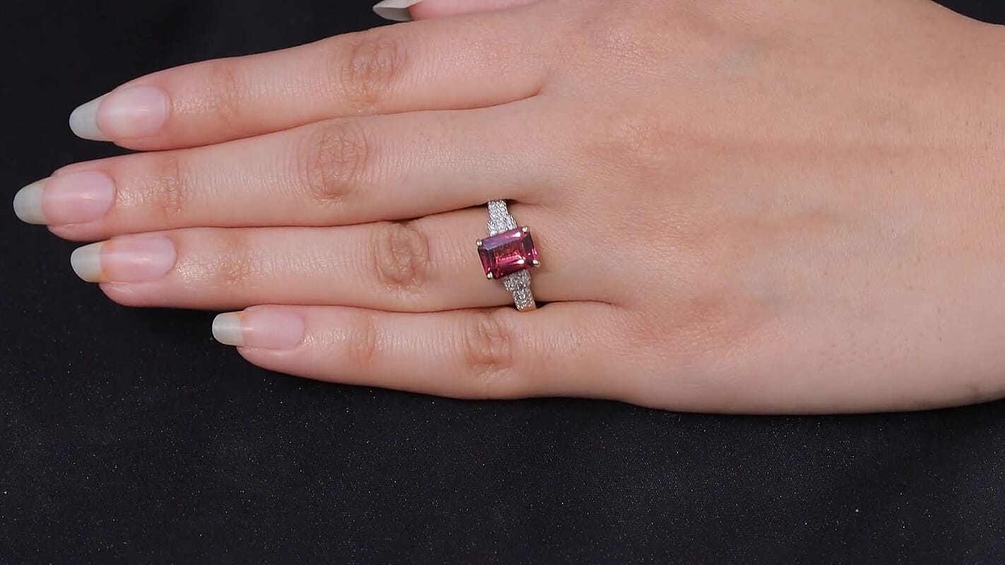 Luxoro 10K Yellow Gold AAA Ouro Fino Rubellite, Diamond (I2) (0.16 cts) Scarlet Majesty Ring (Size 10.0) 2.75 ctw