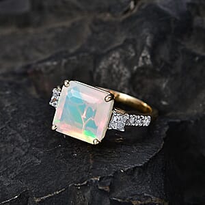 Certified & Appraised AAA Ethiopian Welo Opal and Luxuriant Lab Grown Diamond G-H SI 3.34 ctw Ring in 10K Yellow Gold (Size 6.0) (Del. in 7-10 Days)