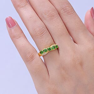 EverTrue Chrome Diopside and White Zircon 1.00 ctw 5 Stone Ring in 18K YG Plated (Size 7.0)