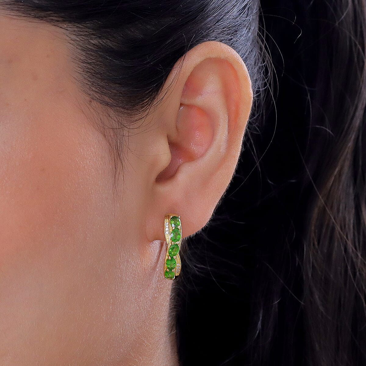 EverTrue Chrome Diopside and White Zircon 2.00 ctw Cross Path Hoop Earrings in 18K YG Plated image number 2