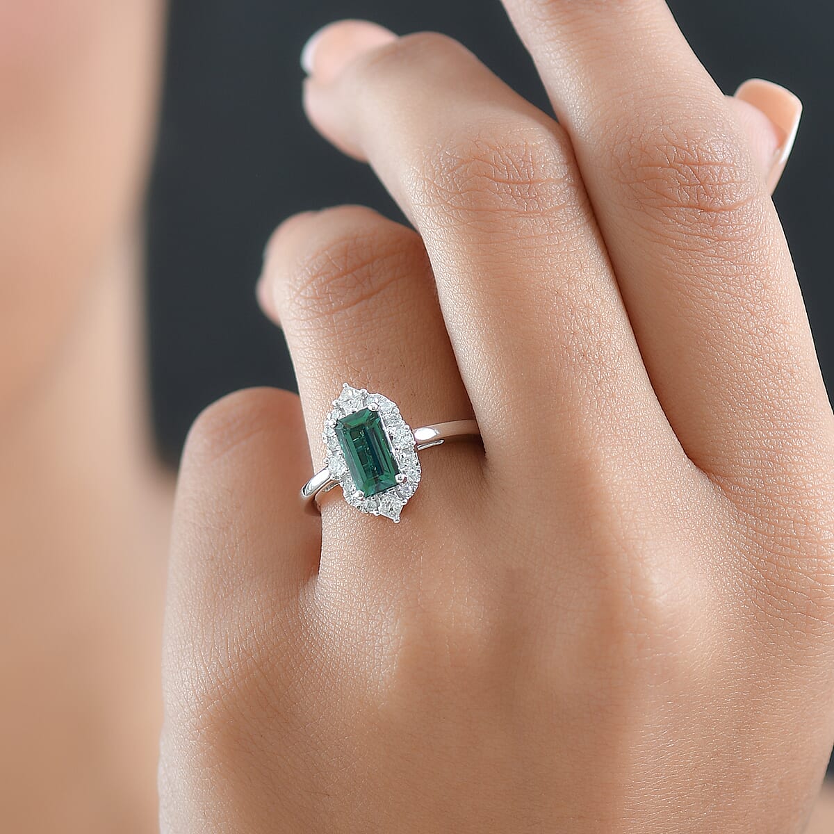 Certified & Appraised Luxoro AAA Pirineu Lagoon Tourmaline and Diamond I2 1.50 ctw Ring in 10K White Gold (Size 6.0) image number 2