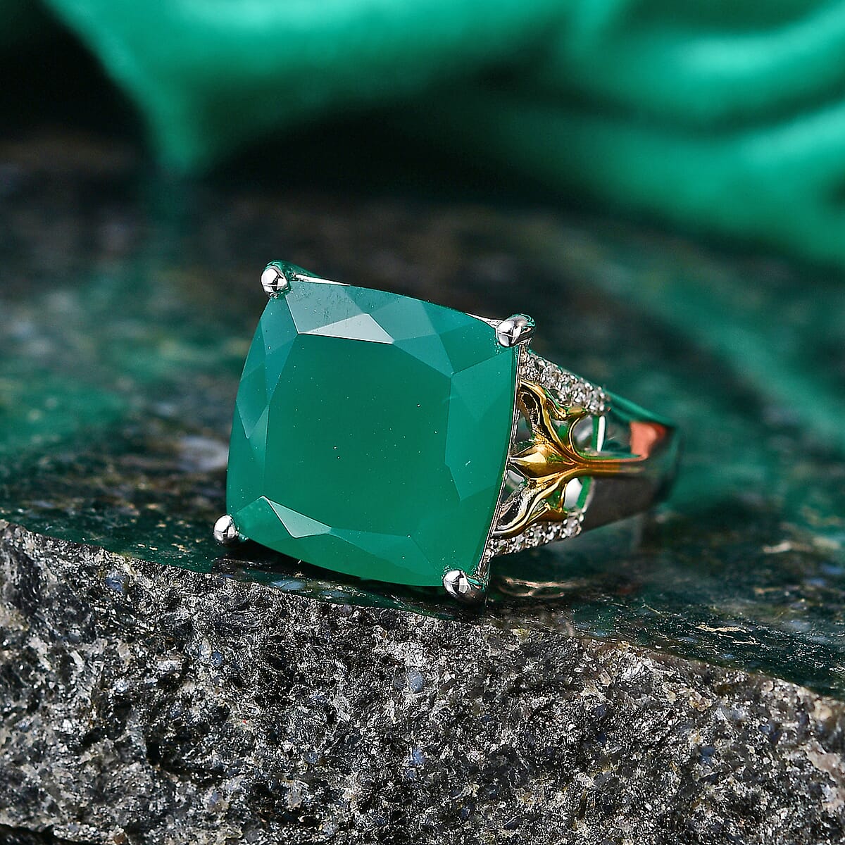 EverTrue Verde Onyx and White Zircon 11.65 ctw Wild Green Ring in 18K YG Plated and Platinum Bond (Size 9.0) image number 1
