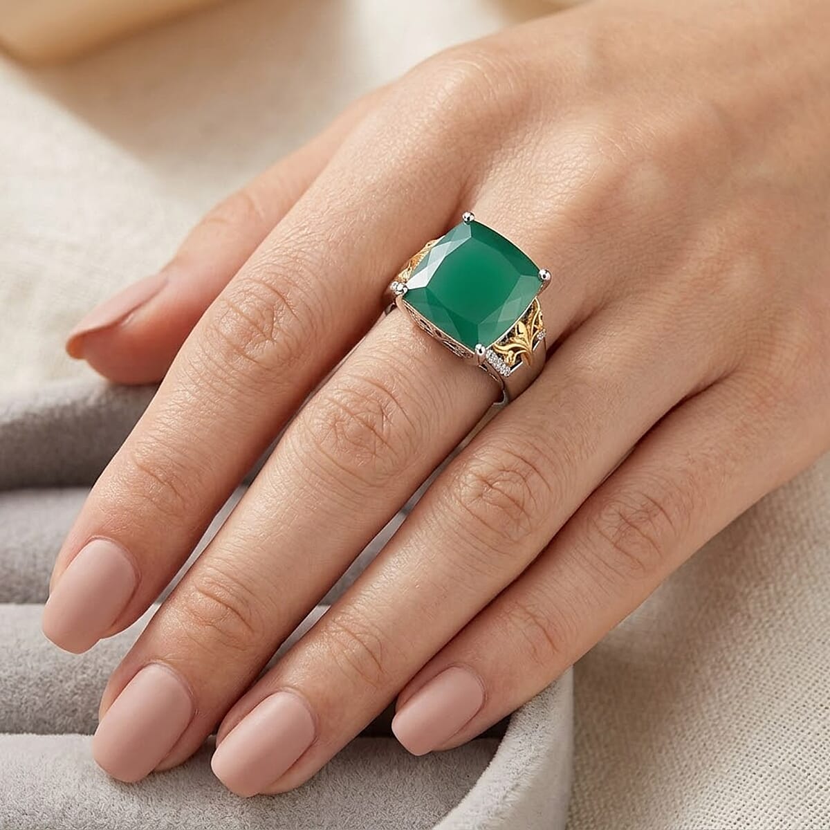 EverTrue Verde Onyx and White Zircon 11.65 ctw Wild Green Ring in 18K YG Plated and Platinum Bond (Size 9.0) image number 2