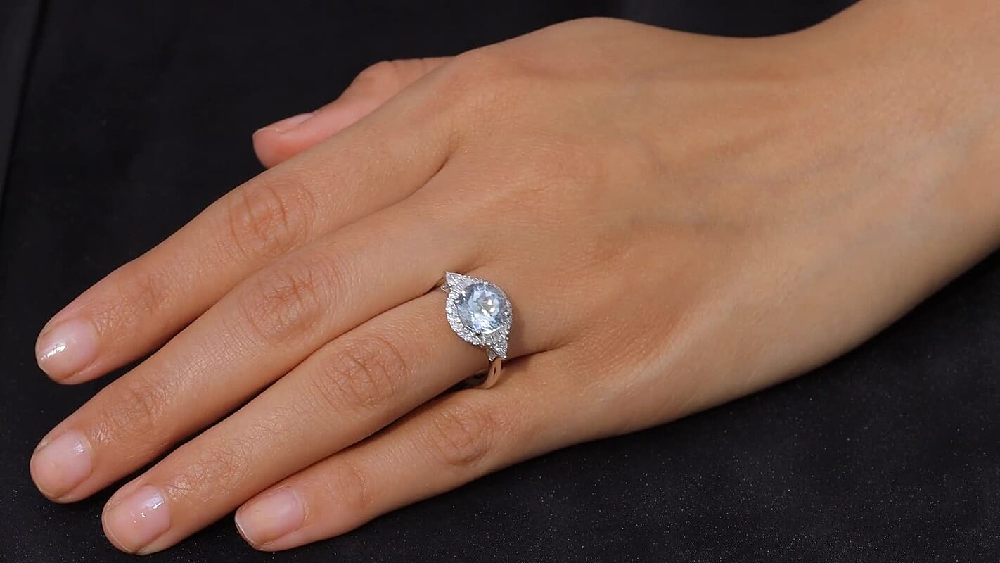 Certified & Appraised Luxuriant 10K White Gold AAA Mangoro Aquamarine, Lab Grown Diamond (GH, SI) Ring (Size 6.0) 2.89 ctw