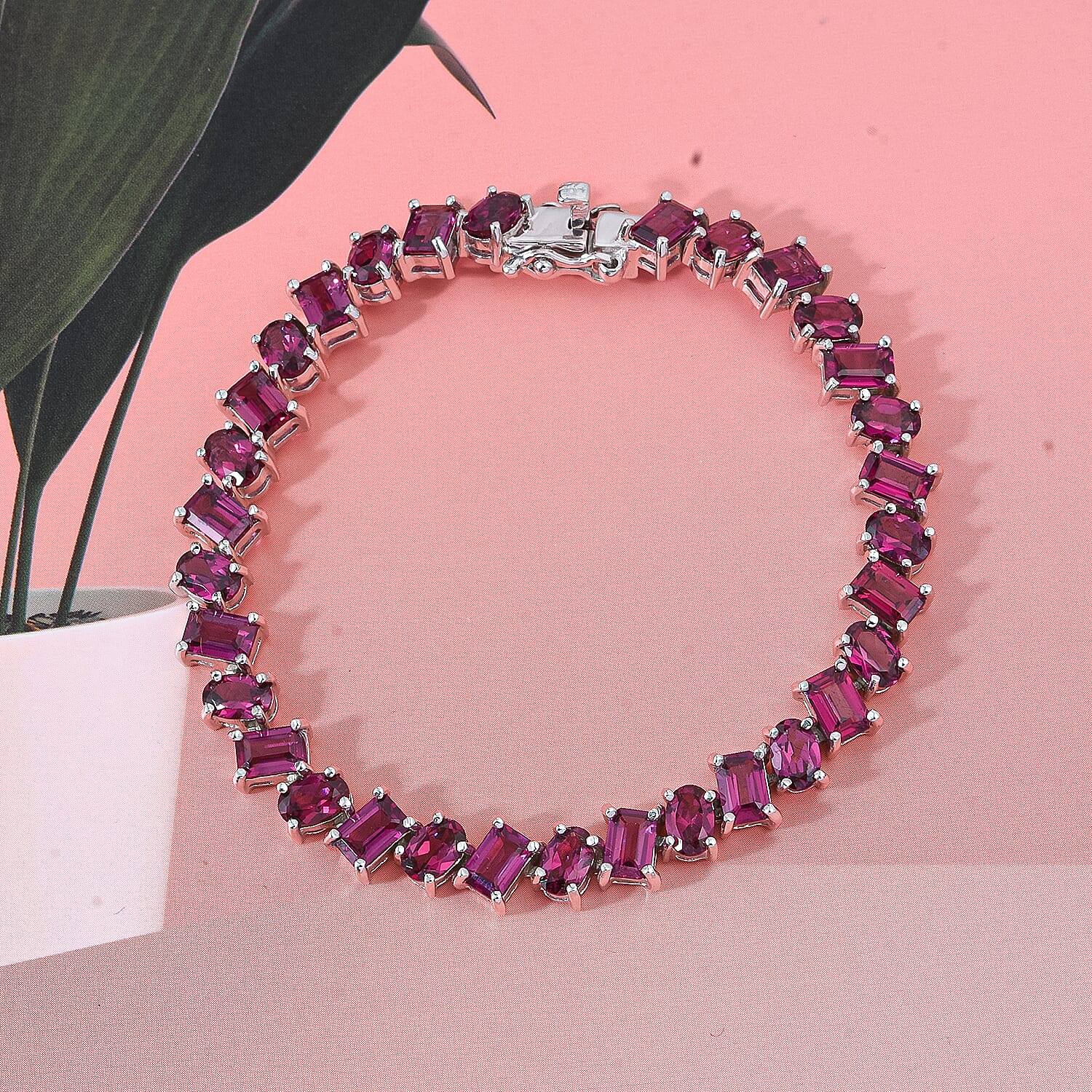 D'Joy AAA Radiant Ember Garnet 17.80 ctw Royal Fire Link Bracelet in Rhodium Over Sterling Silver (6.50 In)
