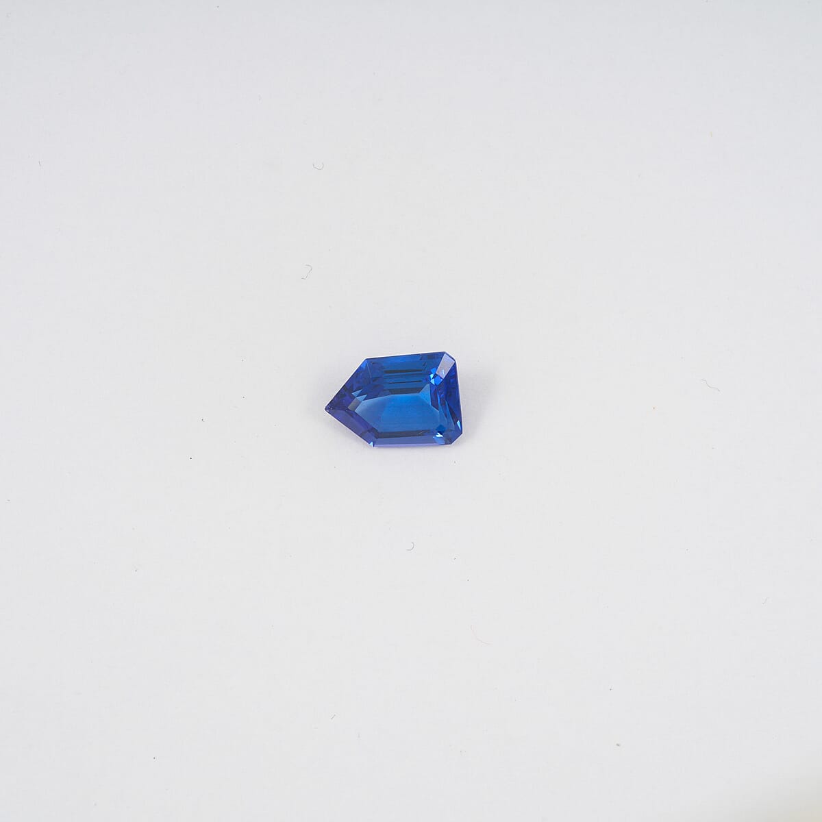 Certified & Appraised AAAA Tanzanite (Fancy Free Size) With Free Tanzanite Book 5.00 ctw image number 1