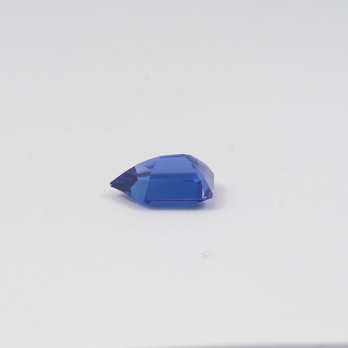 Certified & Appraised AAAA Tanzanite (Fancy Free Size) With Free Tanzanite Book 5.00 ctw image number 2