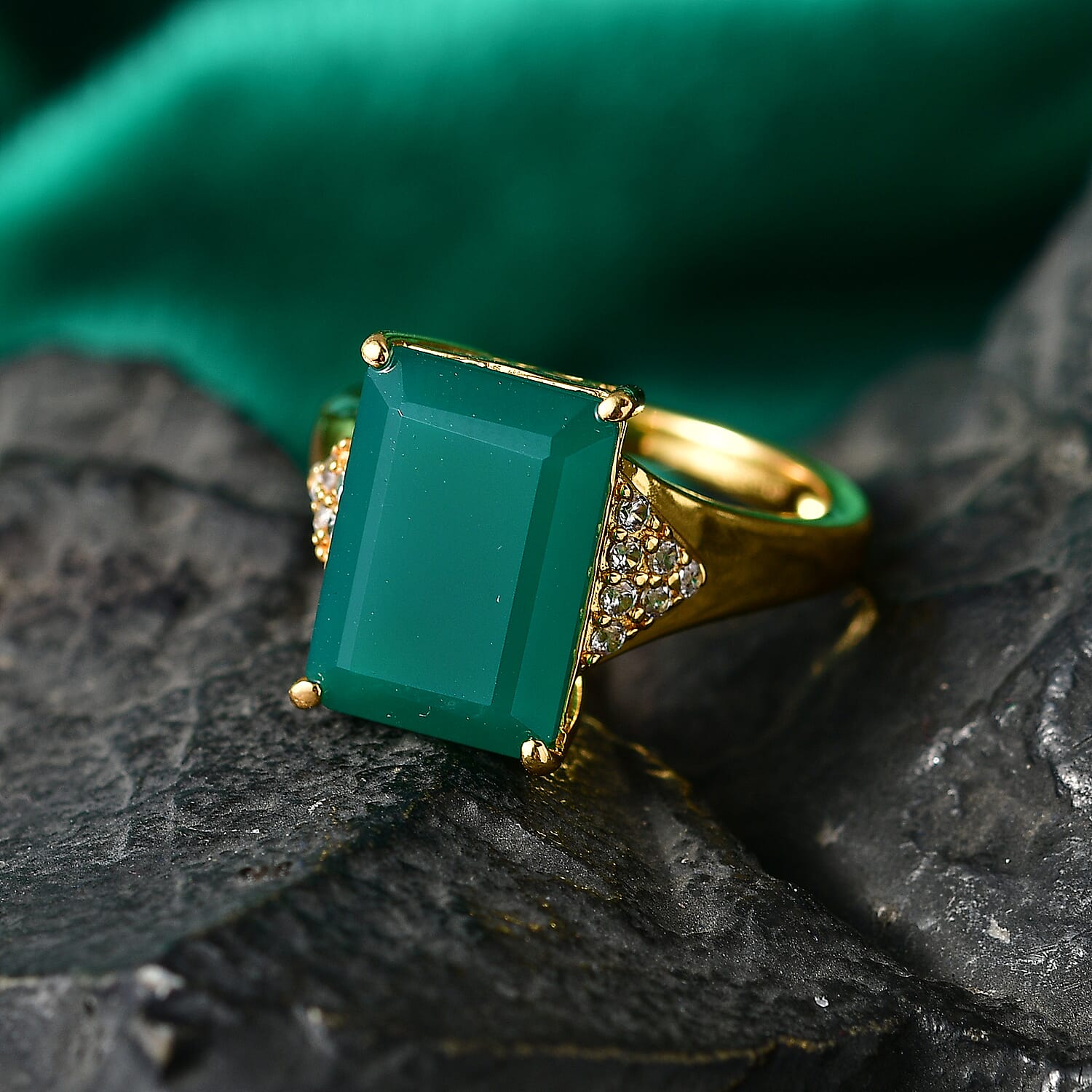 EverTrue Verde Onyx and White Zircon 7.50 ctw Octagon Frame Power Ring in 18K YG Plated (Size 11.0)