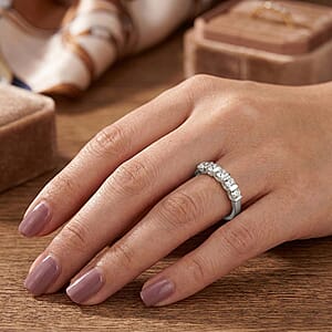 Luxuriant Lab Grown Diamond G-H SI 0.60 ctw Ring in Rhodium Over Sterling Silver (Size  7.0) (Del. In 10-12 Days)