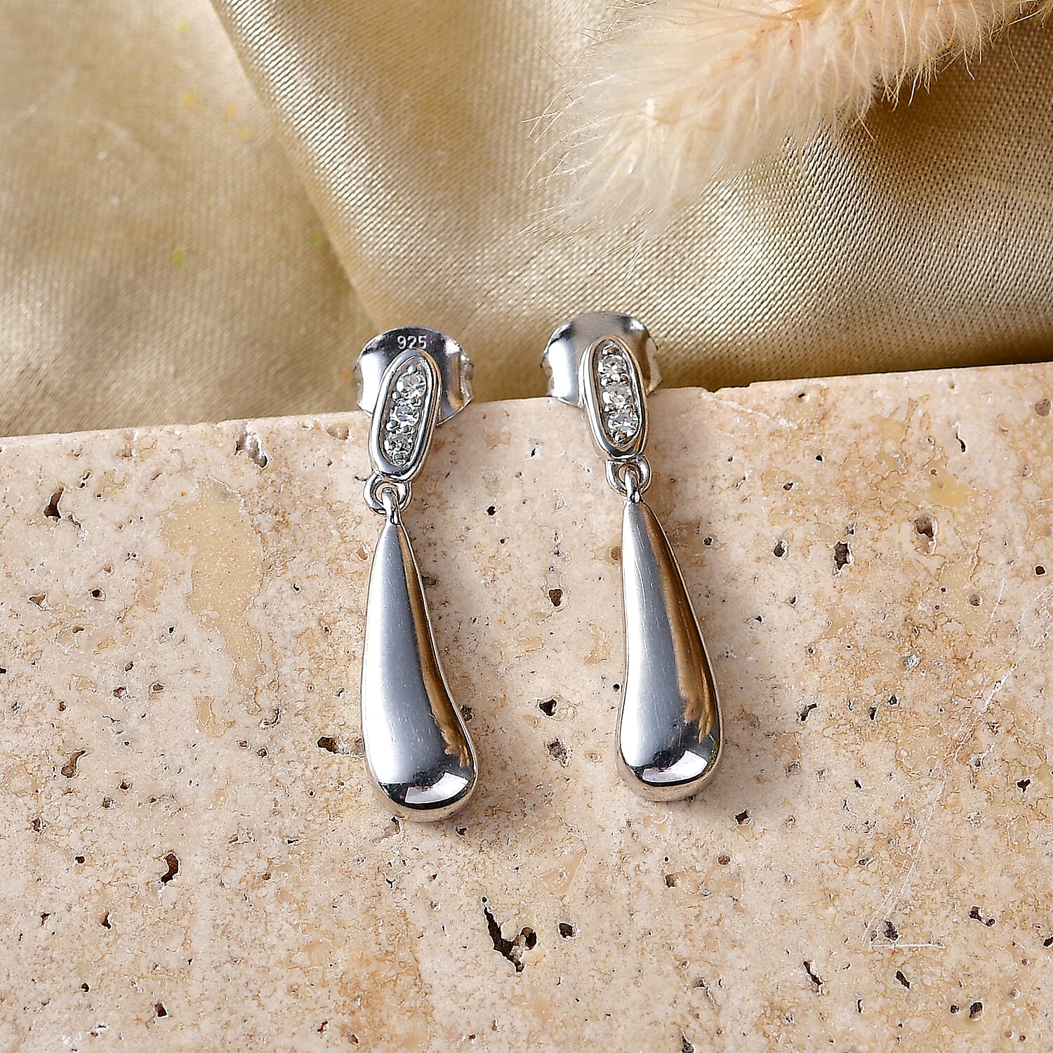 Luxuriant Lab Grown Diamond G-H SI 0.10 ctw Teardrop Earrings in Platinum Over Sterling Silver