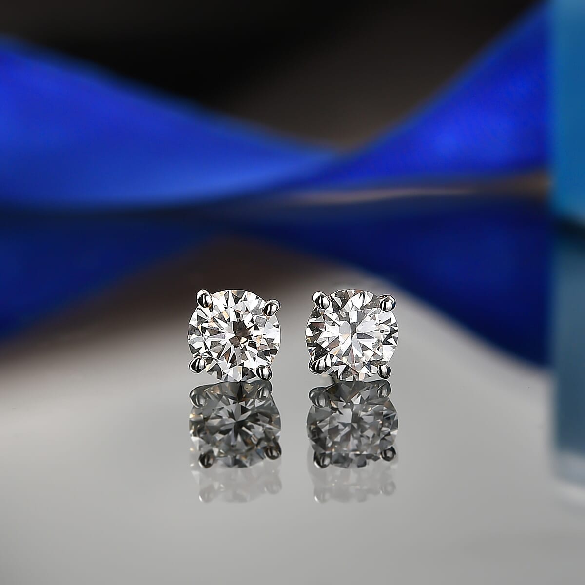 IGI Certified Luxuriant 14K Yellow Gold  VS   Lab Grown Diamond  EF, VS Solitaire Stud Push Post Earring 1.00 ctw image number 1