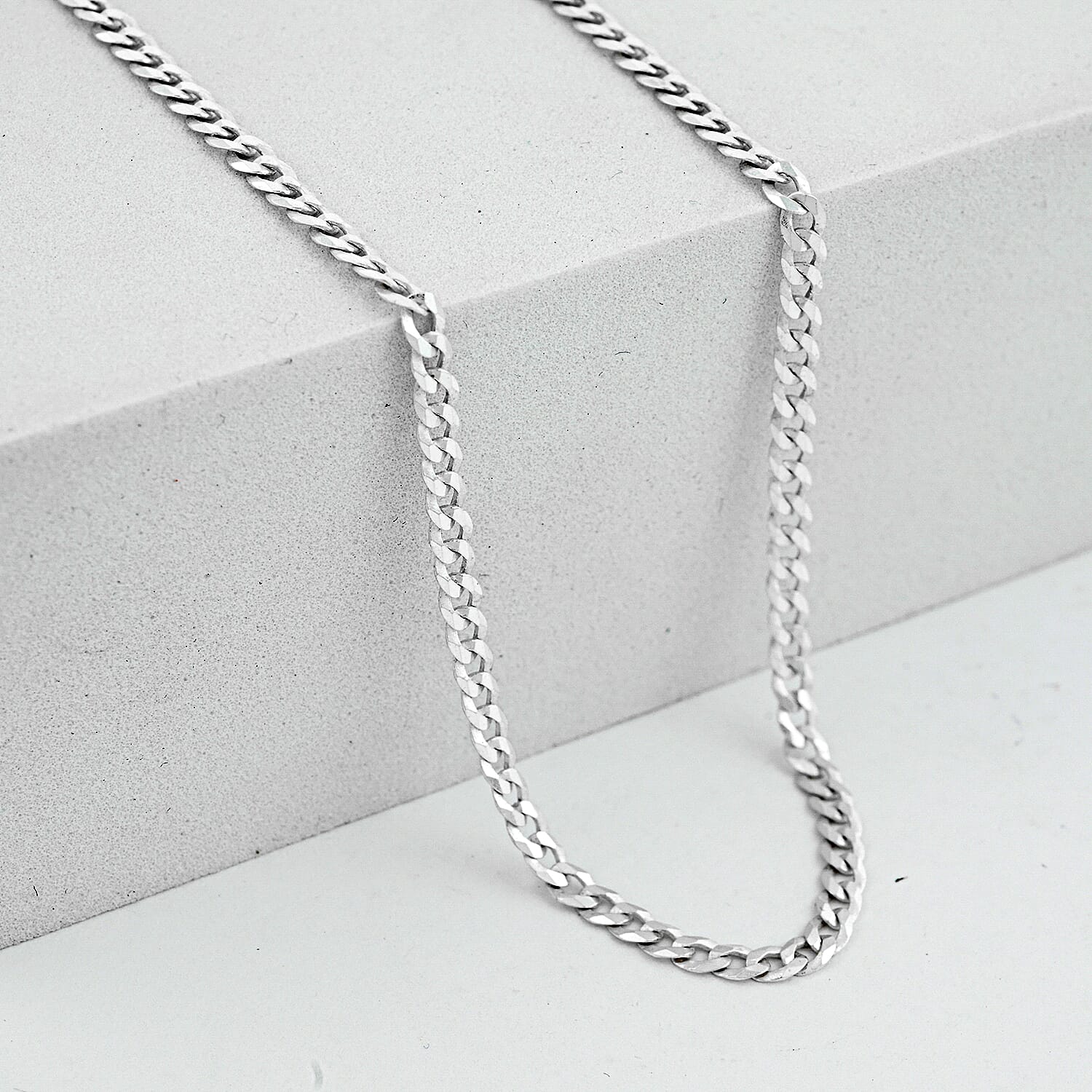 Italian Flat Curb Chain Necklace in Rhodium Over Sterling Silver 5.30 Grams (17.5 Inches)