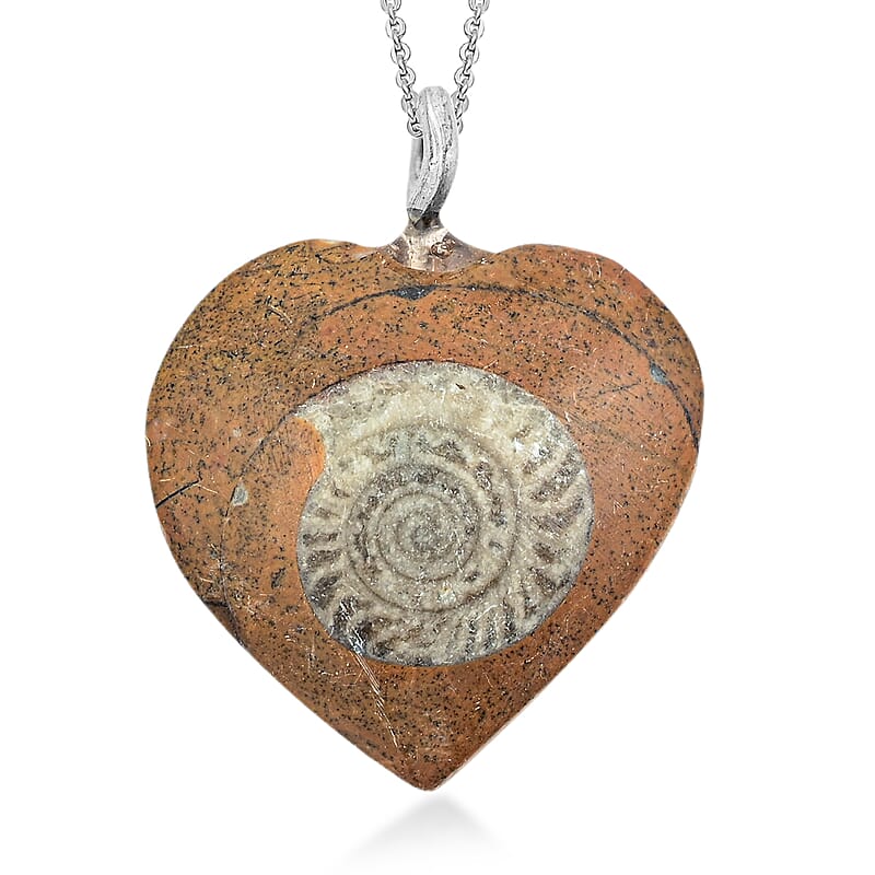Ammonite 10.25 ctw Heart Necklace (18 Inches) in Silvertone