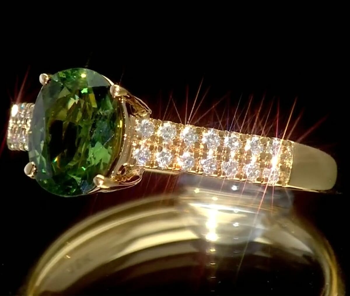 Luxoro AAA Milanoa Green Sapphire and Diamond I2 1.40 ctw Ring in 14K Yellow Gold (Size 6.0) image number 2