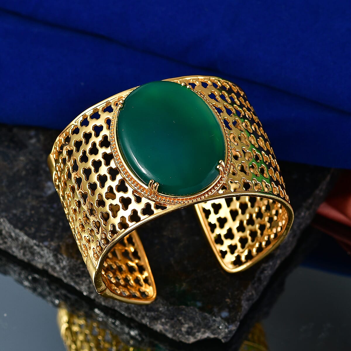EverTrue Verde Onyx 62.60 ctw Cuff Bangle Bracelet in 18K YG Plated (7.25 In) image number 1