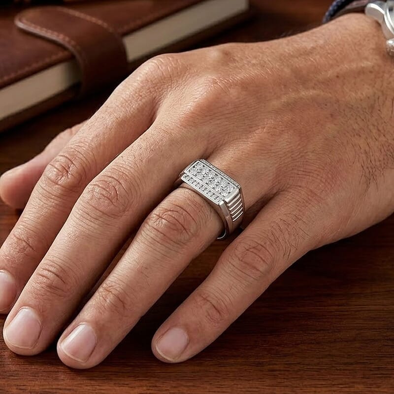 Luxuriant Lab Grown Diamond G-H SI 1.00 ctw Men's Ring in Rhodium Over Sterling Silver (Size  9.5)