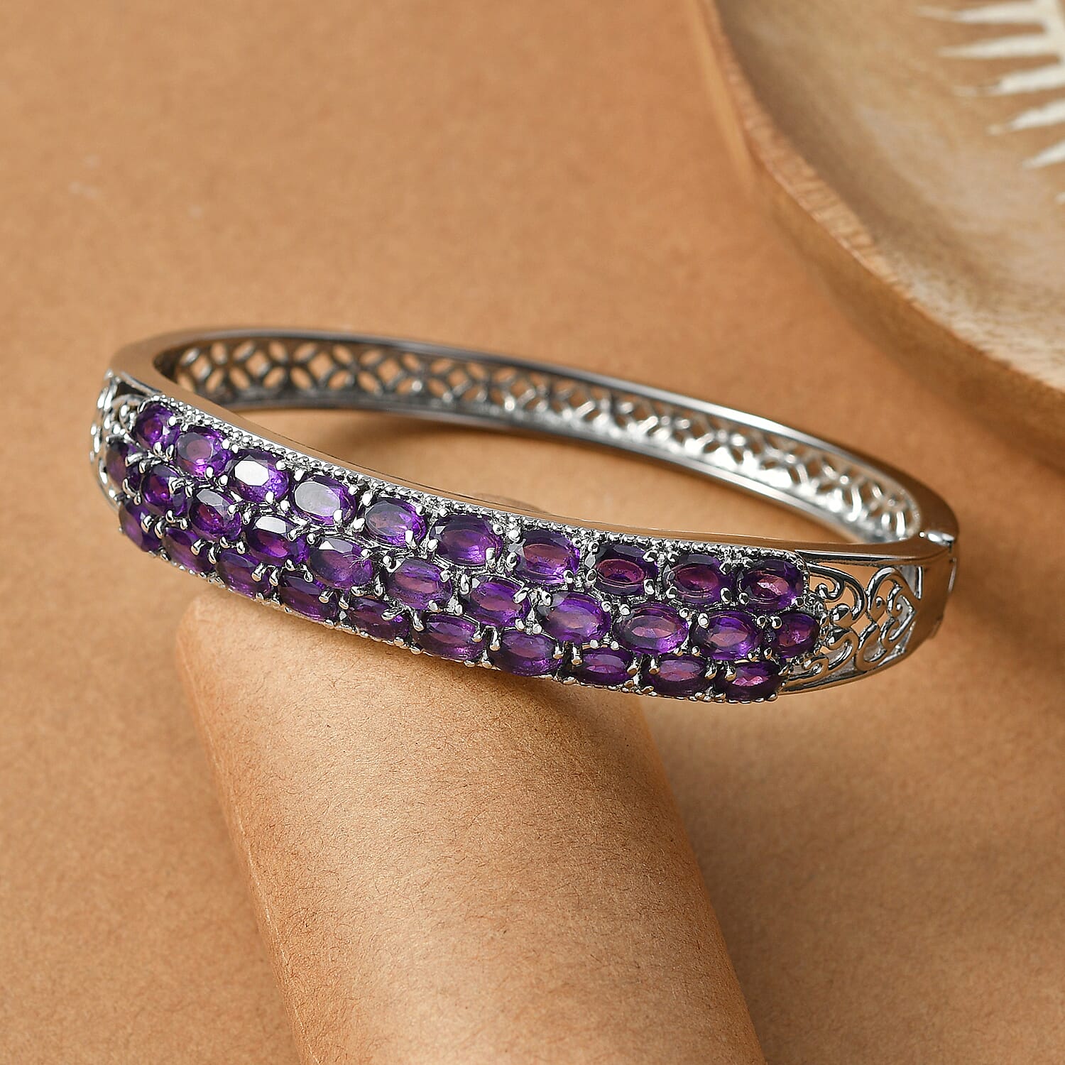 EverTrue African Ametyst Bangle Bracelet in Stainless Steel (7.25 In) 14.80 ctw
