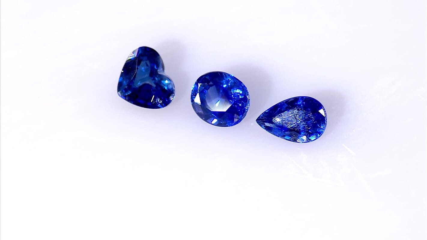 Certified and Appraised AAAA Royal Ceylon Blue Sapphire (Hrt Free Size) 1.00 ctw