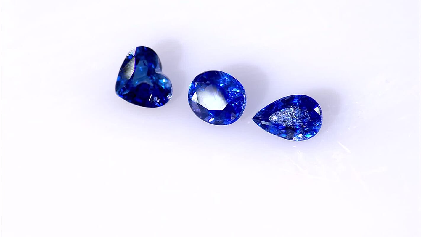 Certified and Appraised AAAA Royal Ceylon Blue Sapphire (Hrt Free Size) 1.00 ctw