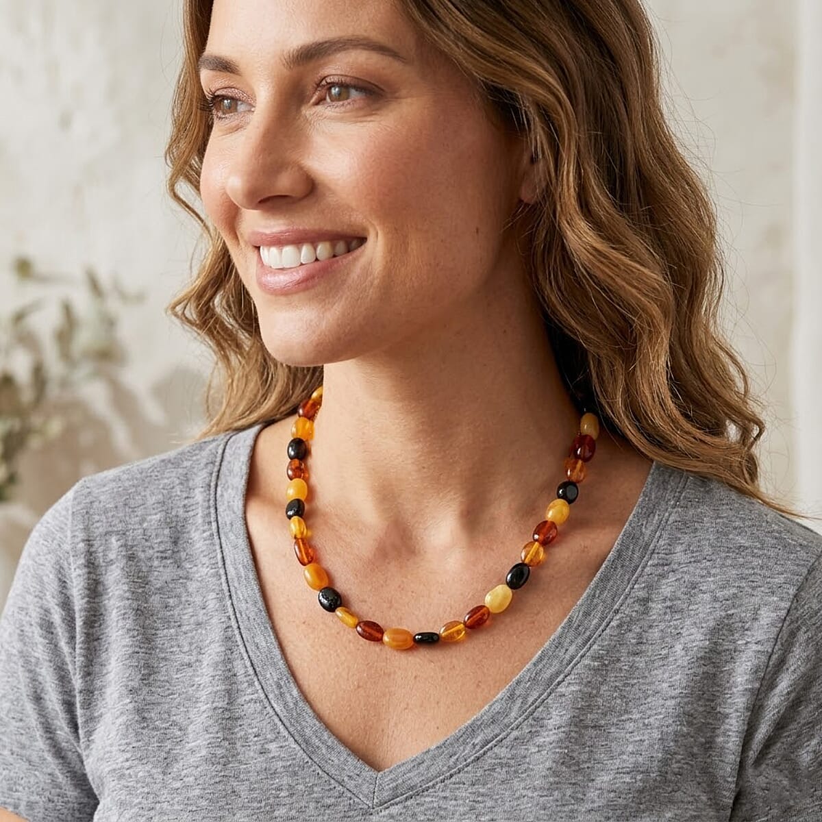 Mixed Amber Beaded Necklace (22 Inches) image number 2