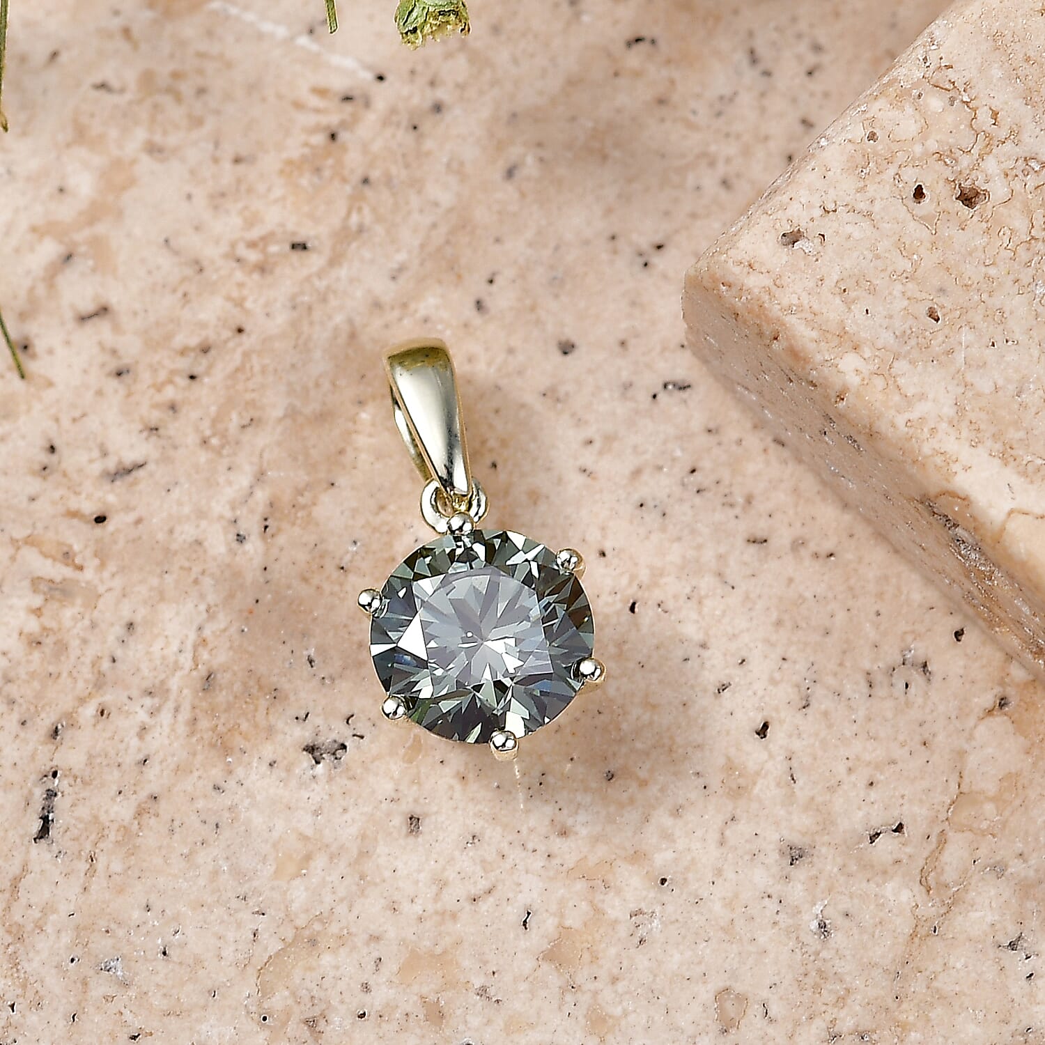 SGL Certified Luxuriant Lab Grown Green Diamond IR VS 2.00 ctw Pendant in 10K Green Gold