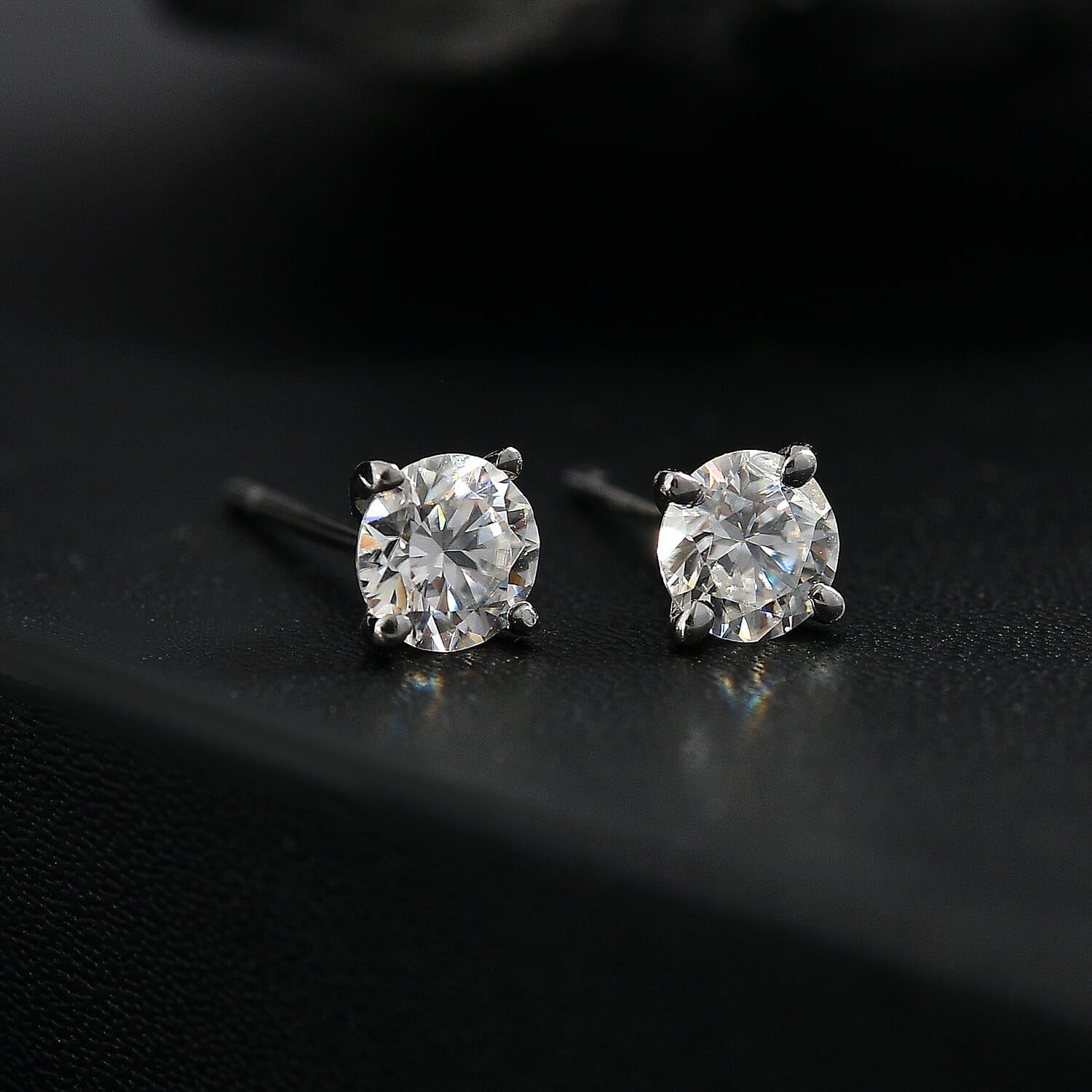EverTrue Moissanite 0.90 ctw Solitaire Stud Earrings in Stainless Steel
