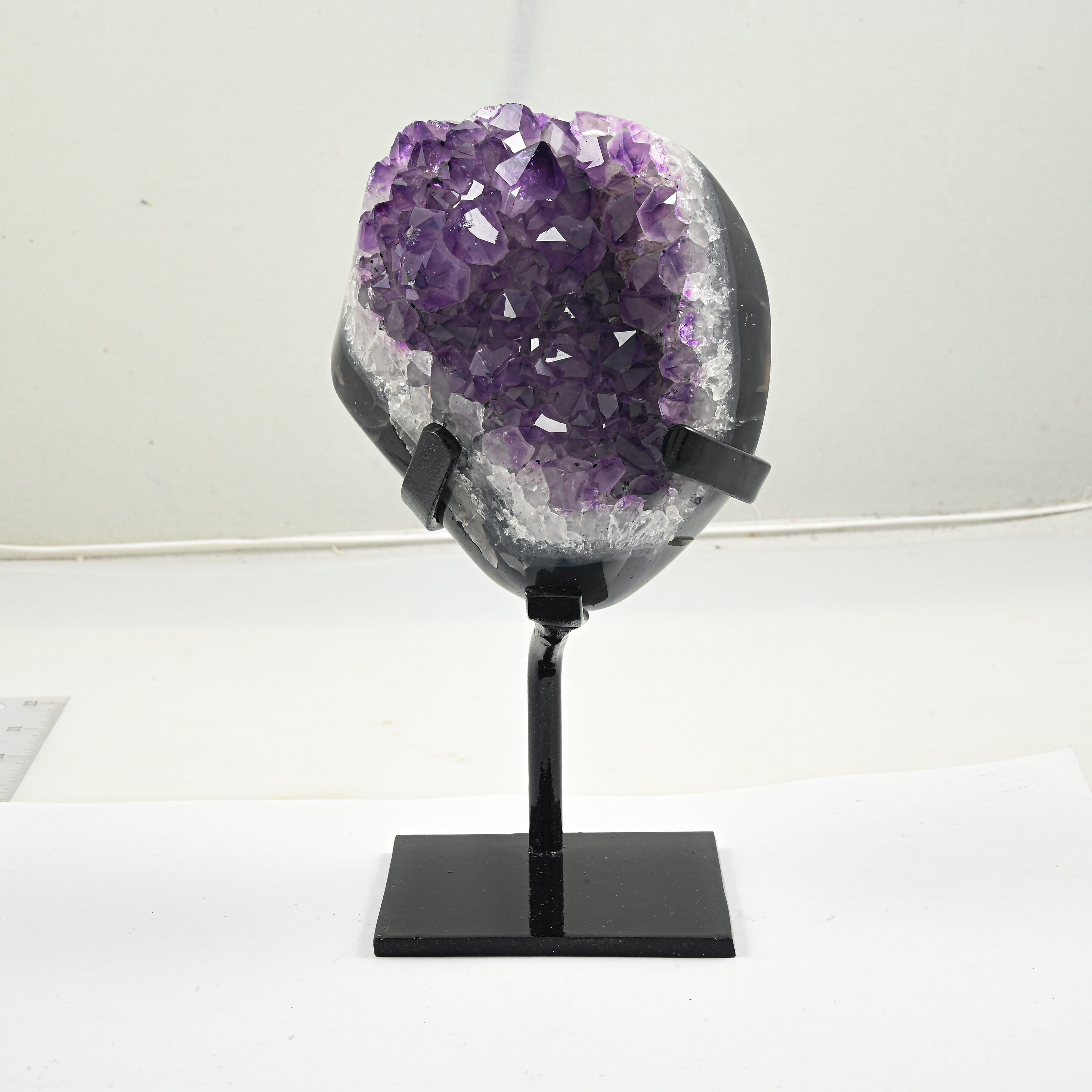 Amethyst on Stand XS 5488ctw