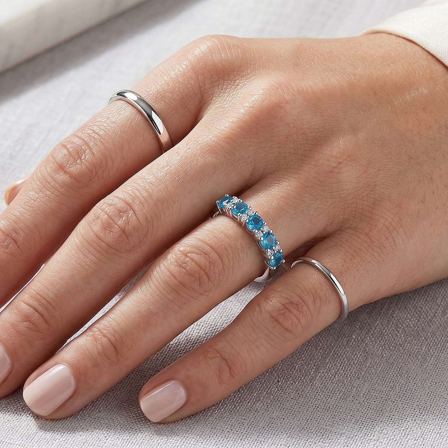 D'Joy Malgache Neon Apatite and Moissanite 0.65 ctw Ring in Platinum Over Sterling Silver (Size 8.0)