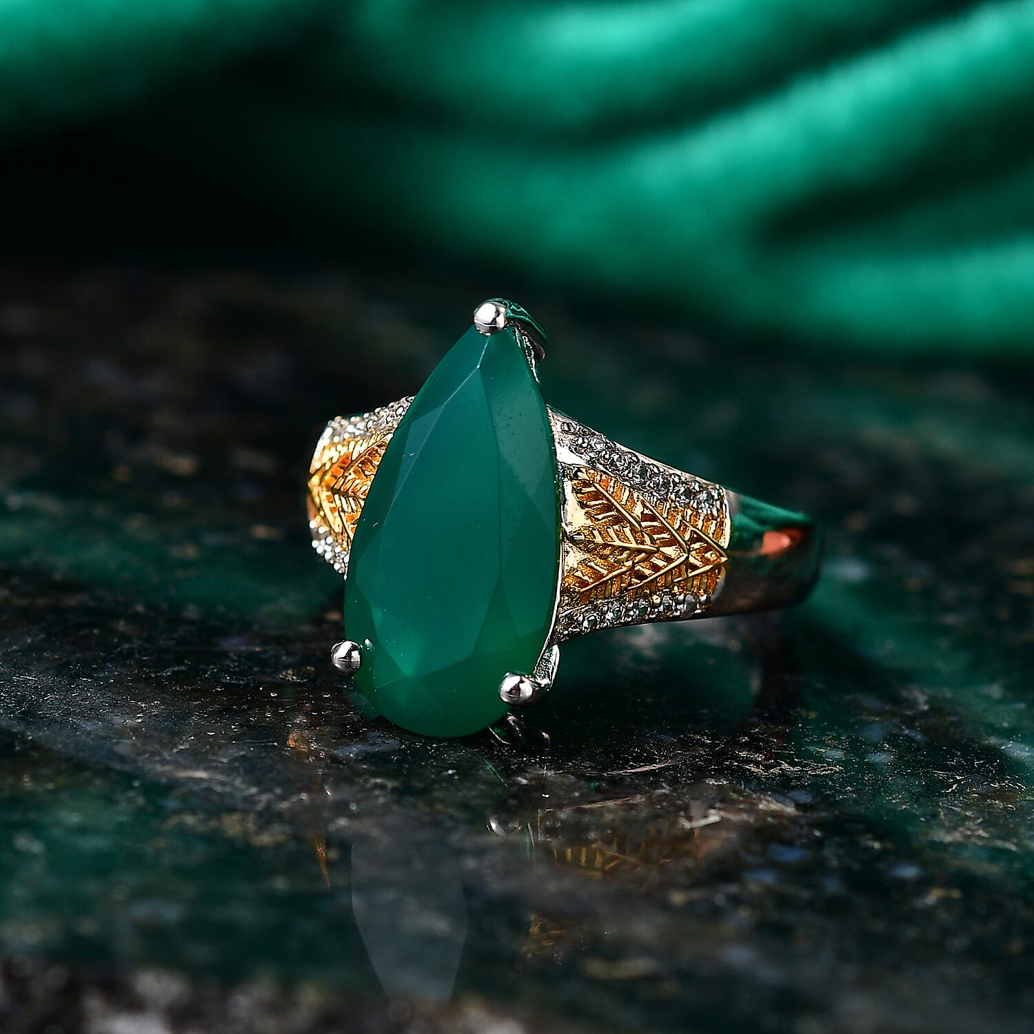 EverTrue Verde Onyx and White Zircon 4.00 ctw Lushy Leaf Ring in 18K YG Plated and Platinum Bond (Size 9.0)