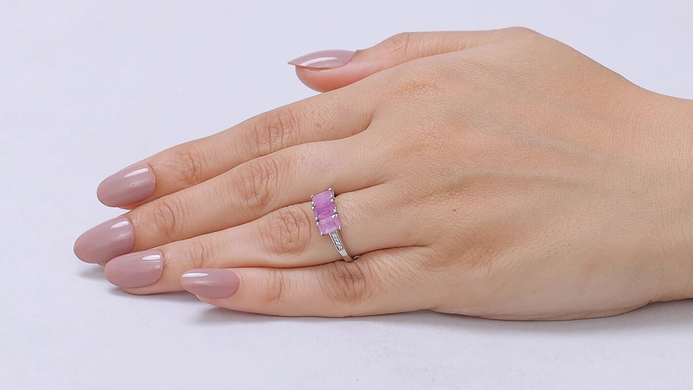EverTrue Ilakaka Hot Pink Sapphire (FF)