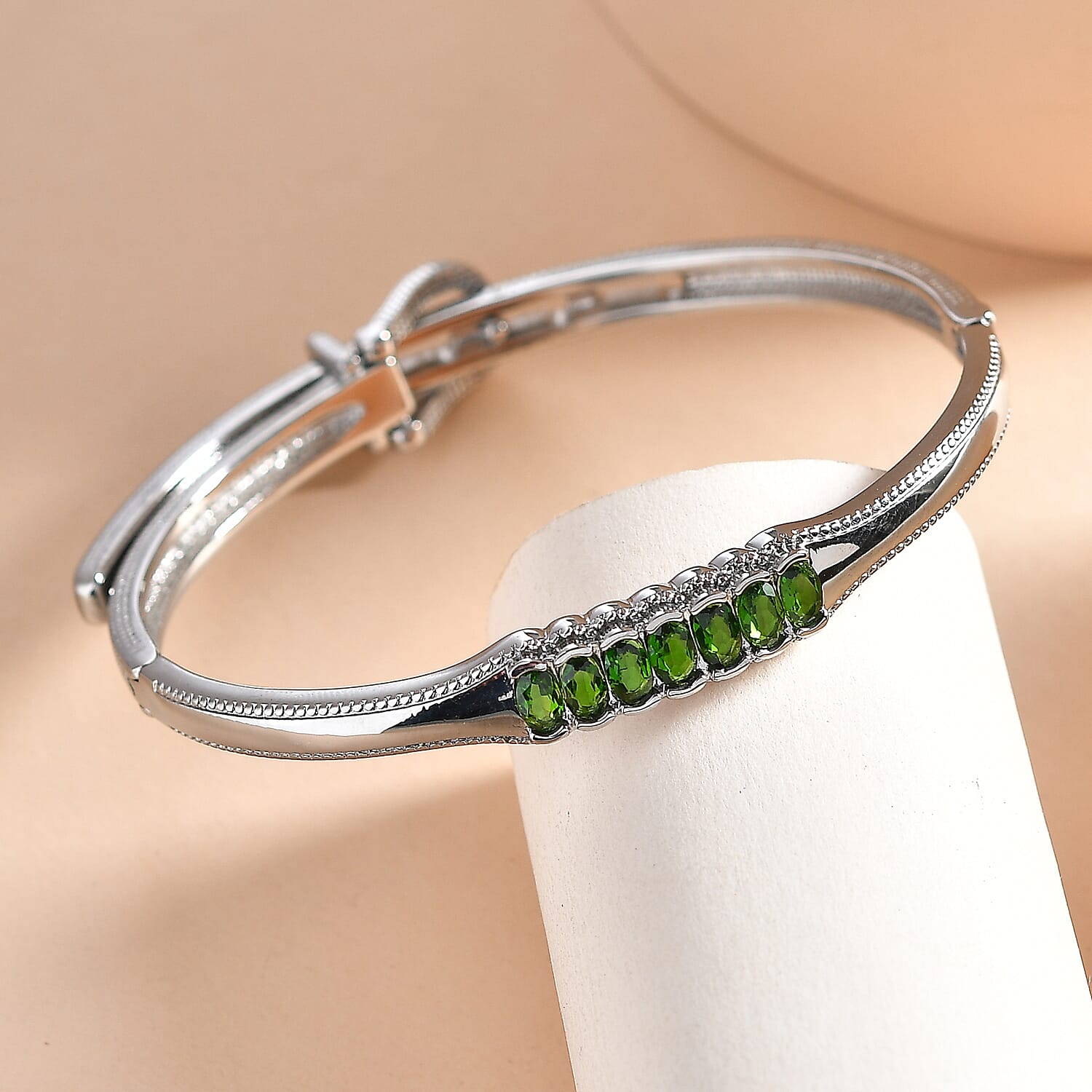 EverTrue Chrome Diopside 2.80 ctw Bangle Bracelet in Stainless Steel (7.25 In)