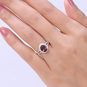 AAA Colour Change Garnet and Luxuriant Lab Grown Diamond G-H SI 2.50 ctw Ring in 10K Yellow Gold (Size 7.0)