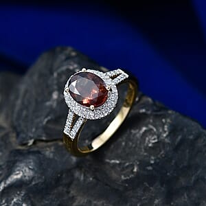 AAA Colour Change Garnet and Luxuriant Lab Grown Diamond G-H SI 2.50 ctw Ring in 10K Yellow Gold (Size 8.0)