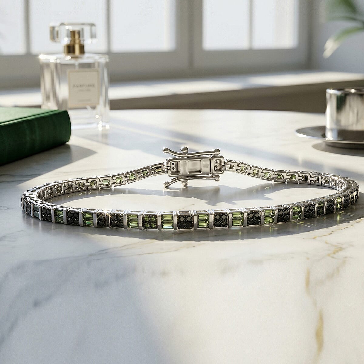 D'Joy Natural Green Diamond 1.00 ctw Classic Tennis Bracelet in Rhodium Over Sterling Silver (7.25 In) image number 1