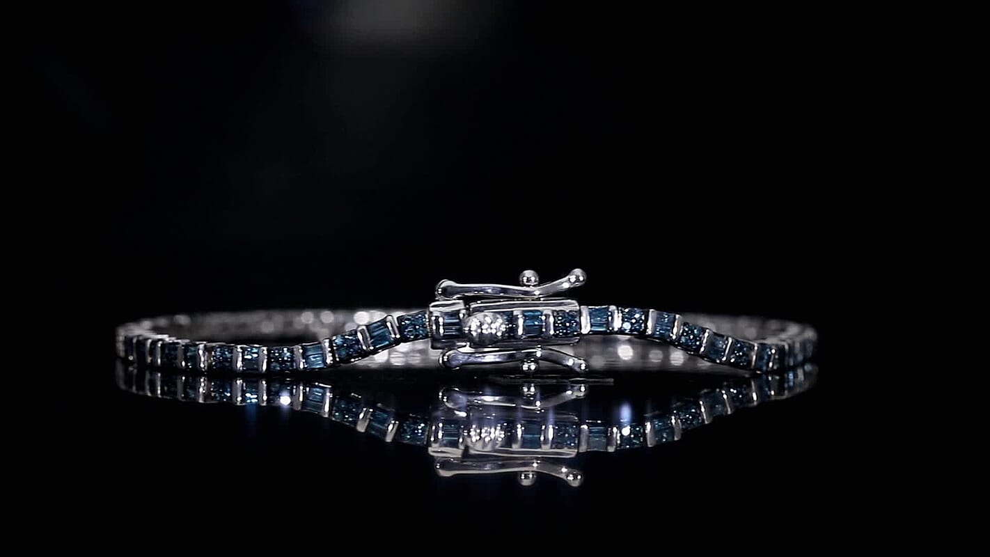 D'Joy Natural Green Diamond Classic Tennis Bracelet in Rhodium Over Sterling Silver (7.25 In) 1.00 ctw