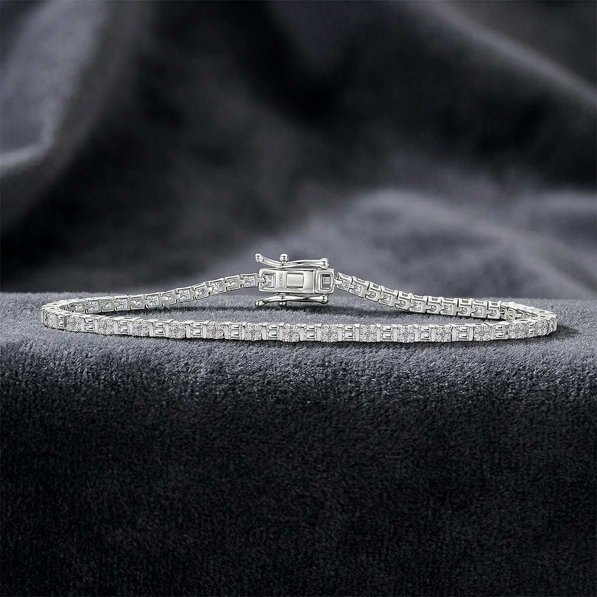 D'Joy Diamond 1.00 ctw Classic Tennis Bracelet in Rhodium Over Sterling Silver (7.25 In) image number 1