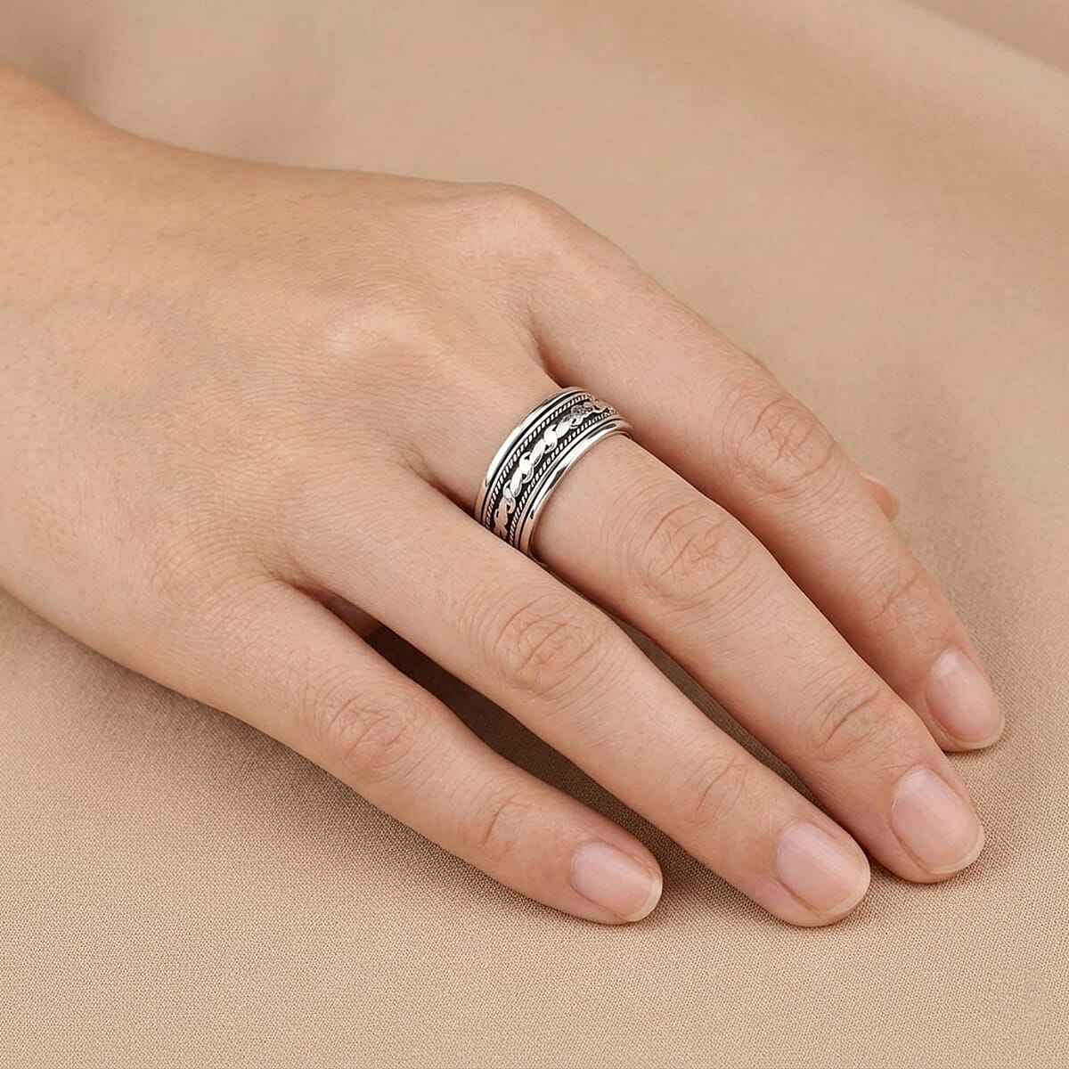 Bali Legacy Spinner Ring in Sterling Silver (Size 8.0) 5 Grams image number 2