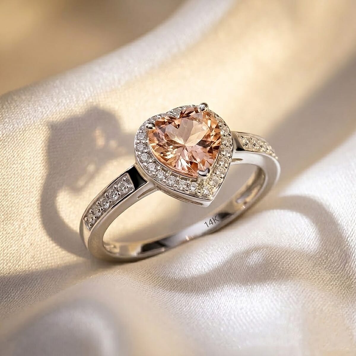 Luxoro Premimu Marropino Morganite and Diamond I2 1.42 ctw Ring in 14K White Gold (Size 6.0) image number 1