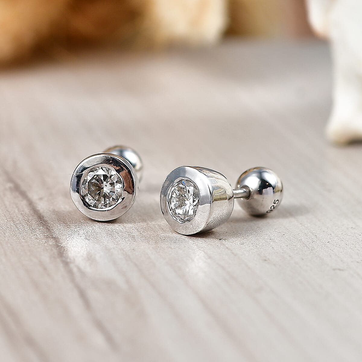 Poke Free Luxuriant Lab Grown Diamond G-H SI 1.00 ctw Solitaire Stud Earring in Rhodium Over Sterling Silver image number 1