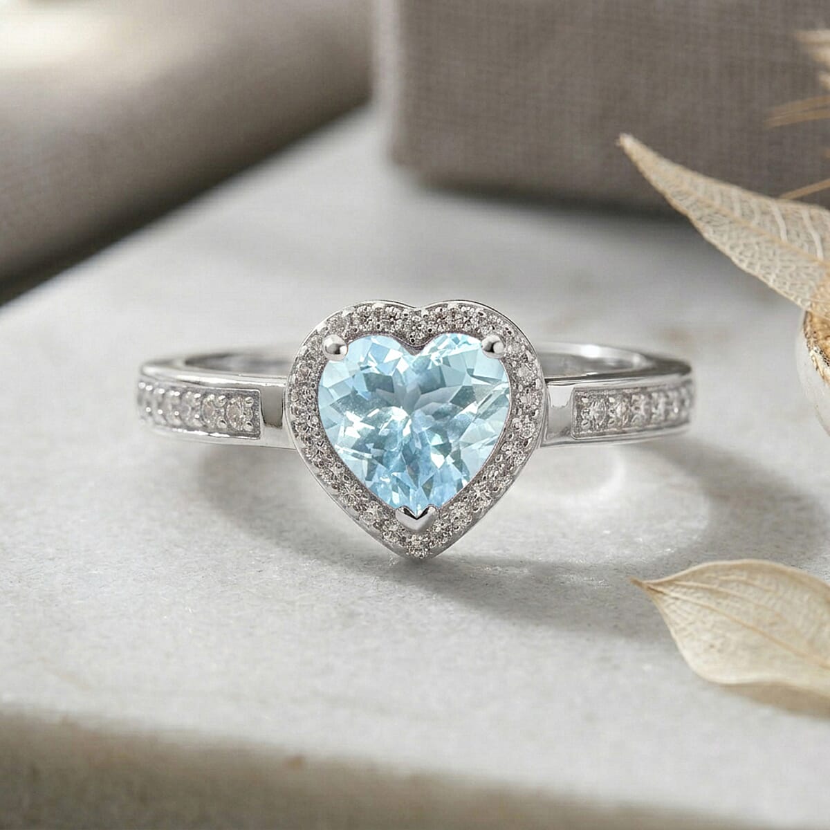 Luxoro Premium Mangoro Aquamarine and Diamond I2 1.42 ctw Ring in 10K White Gold (Size 7.5) image number 1