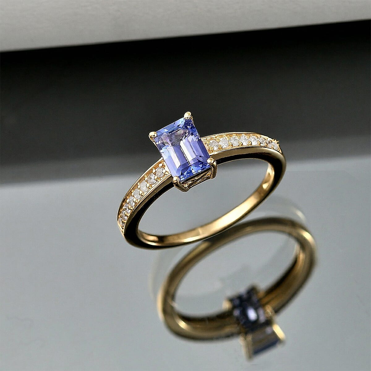 Luxoro AAA Tanzanite and Diamond I2 1.25 ctw Ring in 14K Yellow Gold (Size 11.0) image number 1