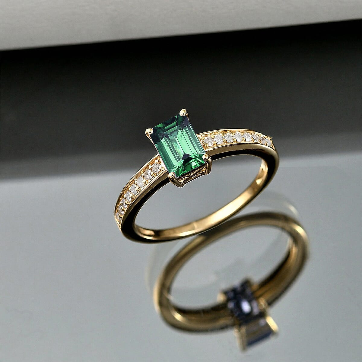 Luxoro Premium Kagem Zambian Emerald and Diamond I2 1.25 ctw Ring in 10K Yellow Gold (Size 9.0) image number 1