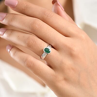 D'Joy Socoto Emerald 1.30 ctw Solitaire Ring in Platinum Over Sterling Silver (Size  6) 1.