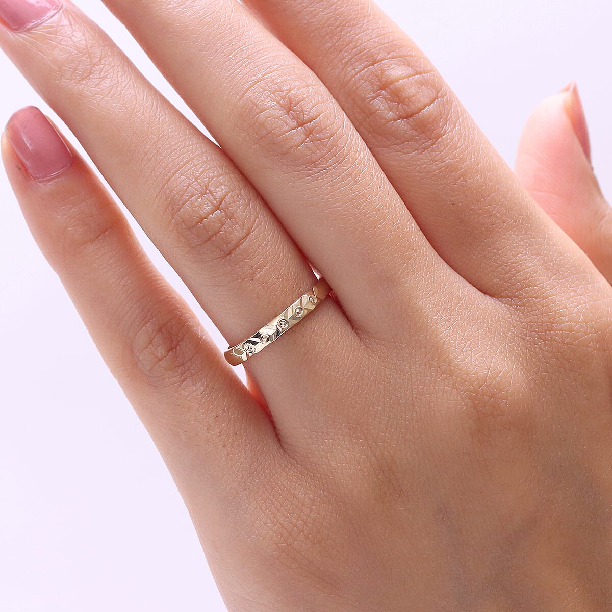 Diamond-cut Band Ring in 10K Yellow Gold (Size 10.0) 1.25 Grams image number 2